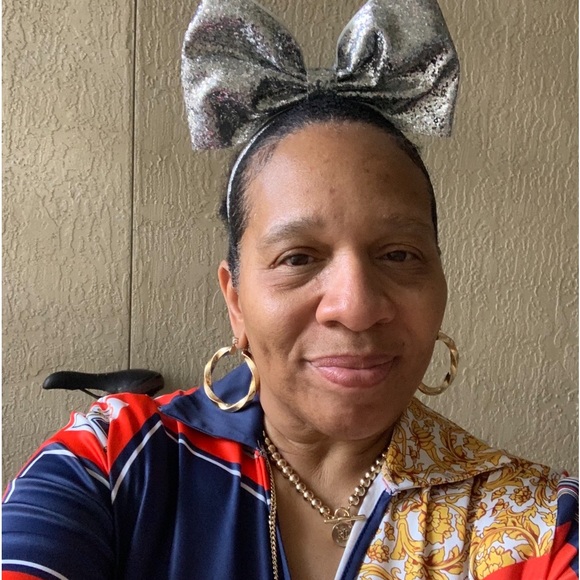 Meet your Posher, Kimberly - Picture 1 of 2